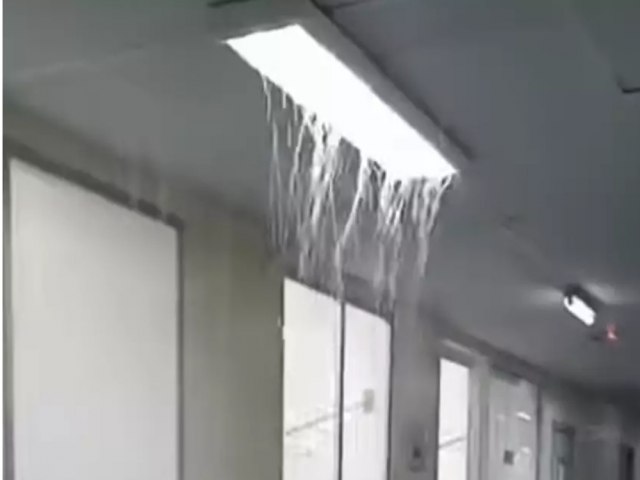 Chuva invade e alaga Hospital da Vila Industrial, em So Jos