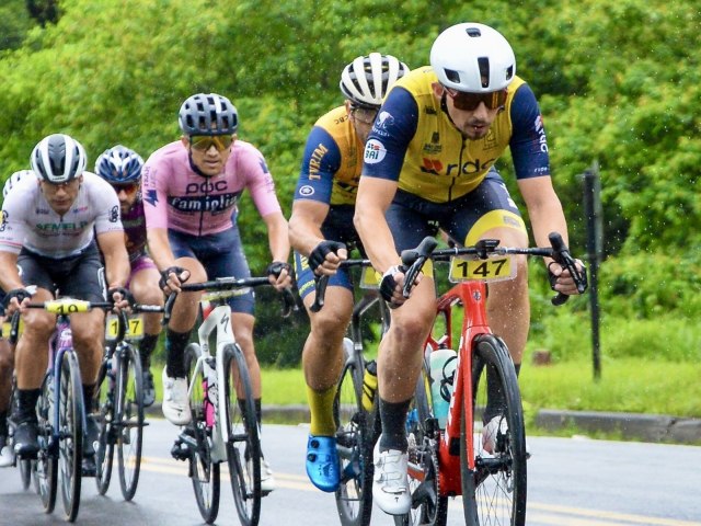 Equipe So Jos Ciclismo abre outubro com oito pdios em Ubatuba