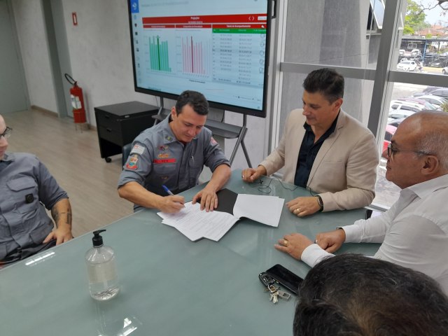 Prefeitura de Pinda renova contrato com o Corpo de Bombeiros e anuncia nova sede para a corporao 