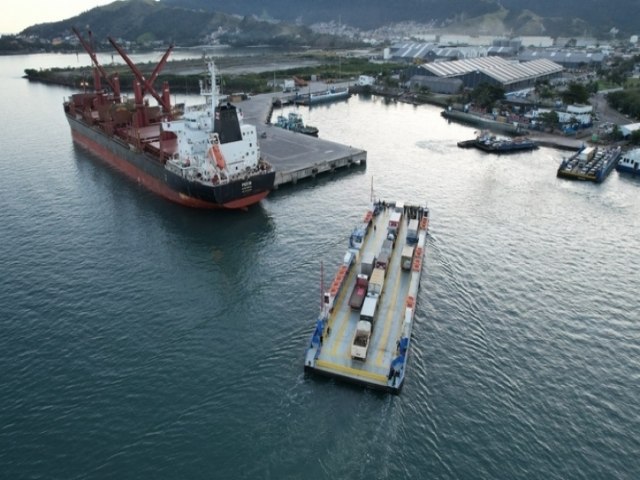 Estado anuncia restries para caminhes na travessia de balsa So Sebastio-Ilhabela; medidas entram em vigor em 10 dias