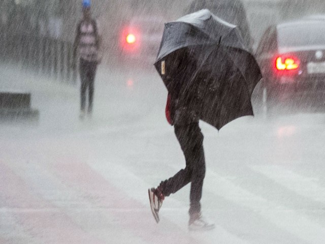 Semana comea com chuva e ventos fortes na RMVale