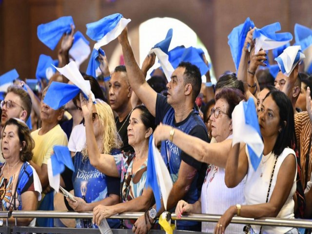 Homenagens a Nossa Senhora Aparecida renem 334 mil