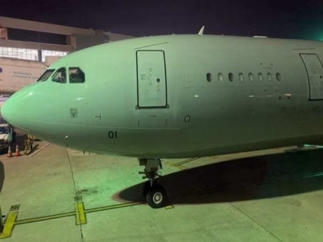 Sexto avio com repatriados de Israel chega ao Rio com 219 brasileiros