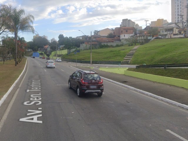 Obra interdita Anel Virio, em So Jos dos Campos, neste domingo (29)