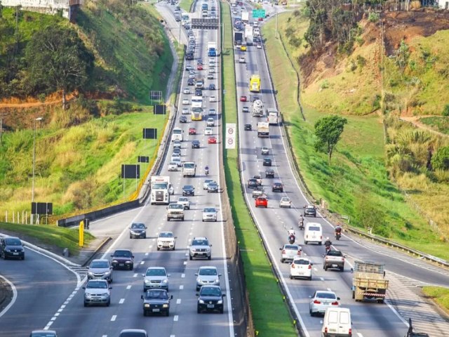 Via Dutra e Rio-Santos devem receber mais de 1,3 milho de veculos no feriado de Finados