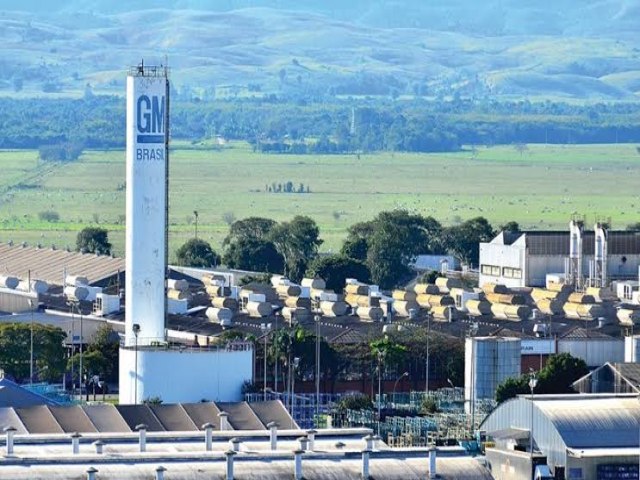 Funcionrios da GM, em So Jos, suspendem greve aps acordo para reintegrar 1,2 mil demitidos