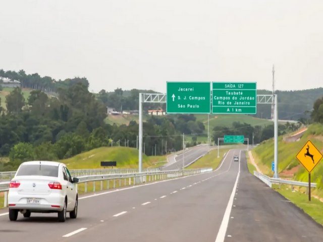 Motorista passa mal, perde controle e mata homem na Carvalho Pinto em Jacare