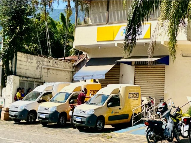 Trabalhadores dos Correios de Ilhabela cruzam os braos por tempo indeterminado