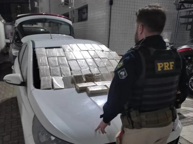 Homem  preso transportando carga milionria de 50kg de drogas na Dutra