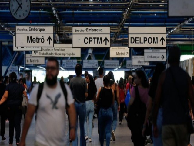 SP: contra privatizaes, greve afeta funcionamento de trens e metrs