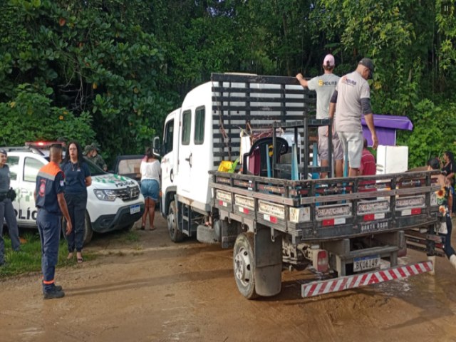 173 famlias so retiradas de suas casas no Morro do Frum em Ubatuba