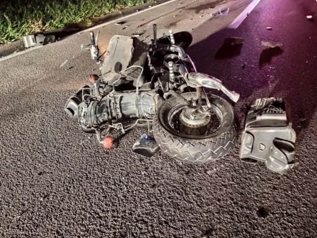 Mulher morre em coliso entre carro e moto na Via Dutra em So Jos dos Campos