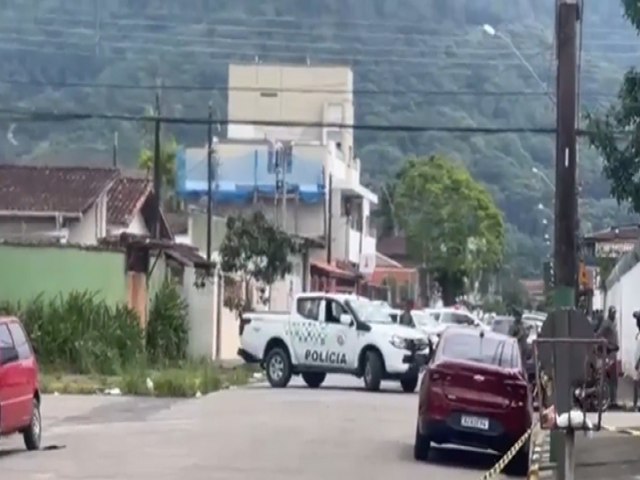 Troca de tiros entre PM e bandidos assusta moradores do centro de Ubatuba