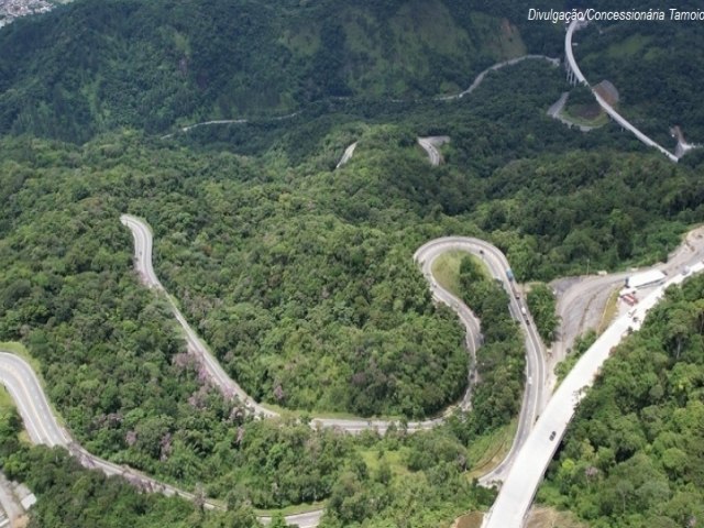 Serra Nova da Tamoios ser interditada para passagem de carga especial na madrugada desta quarta