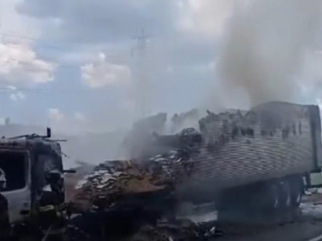 Incndio em carreta causa lentido na Via Dutra sentido Rio de Janeiro 