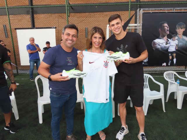 *Campanha Torcedor Solidrio ir sortear em Pinda camisa e chuteiras autografadas por meia do Corinthians