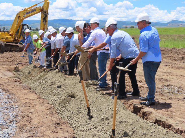 Prefeitura de Pinda lana pedra fundamental da Via Estrutural, que ligar regio leste a Moreira Csar