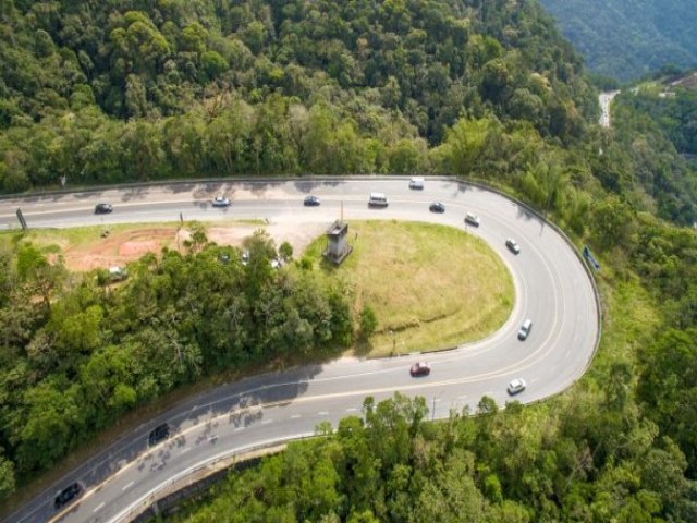 Serra antiga da Rodovia dos Tamoios liberada ao trfego