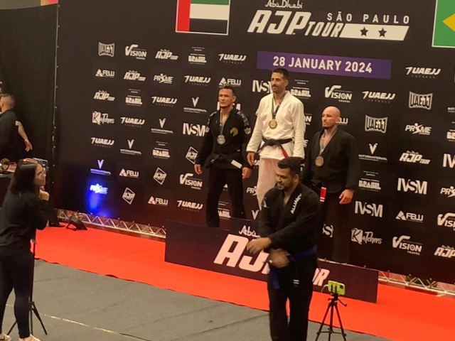 Atleta de Pindamonhangaba conquista a Prata no So Paulo International Jiu-jitsu