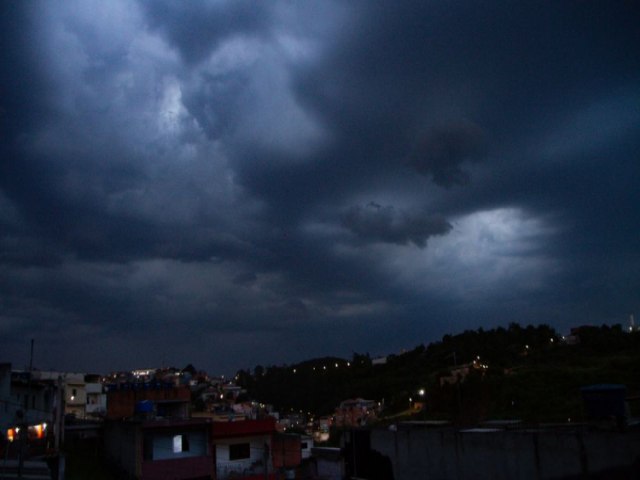 Alerta: potencial de tempestades em todo o Vale e Litoral Norte nesta semana