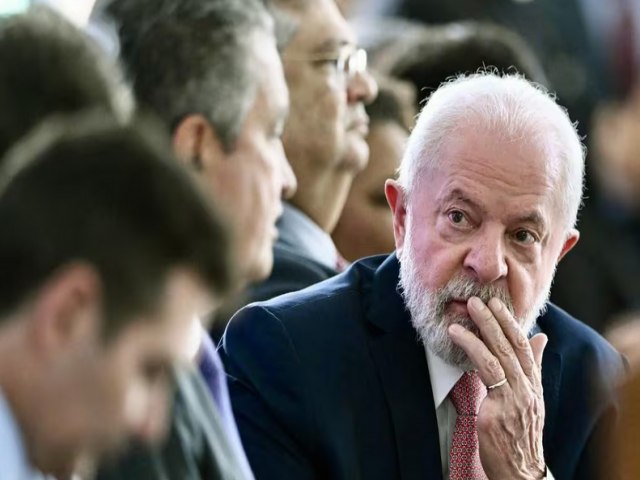 Pedido de impeachment de Lula atinge 113 assinaturas e ser protocolado 