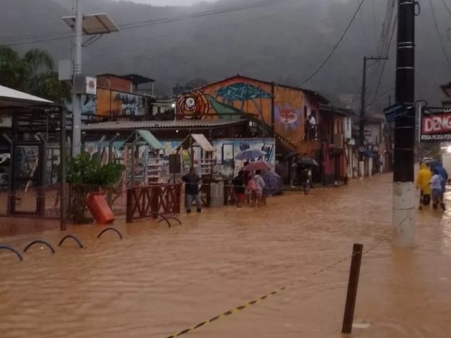 Fortes chuvas causam novos alagamentos na Costa Sul de So Sebastio