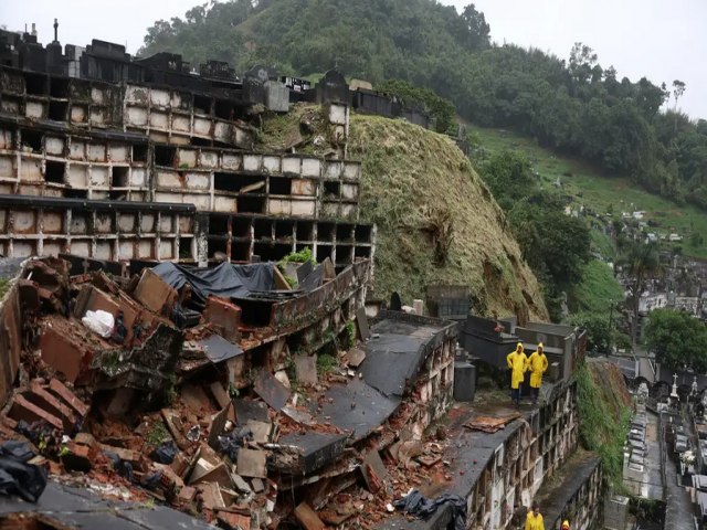 Sobe para oito total de mortos por chuvas no estado do Rio