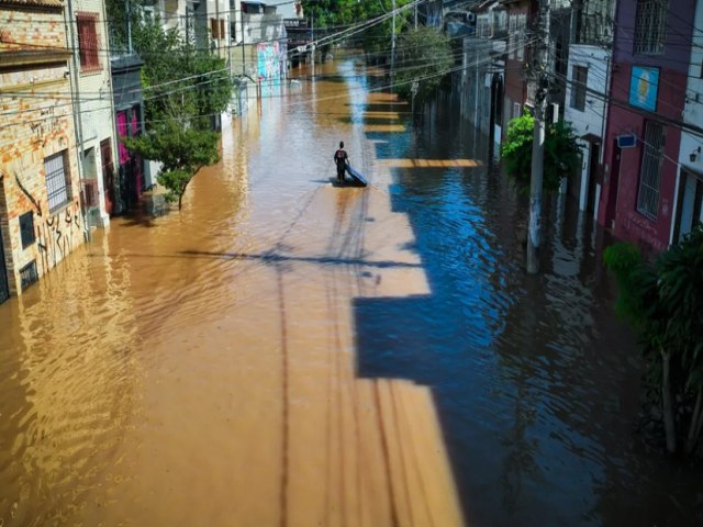 Volta a chover em Porto Alegre e cidade entra em estado de alerta