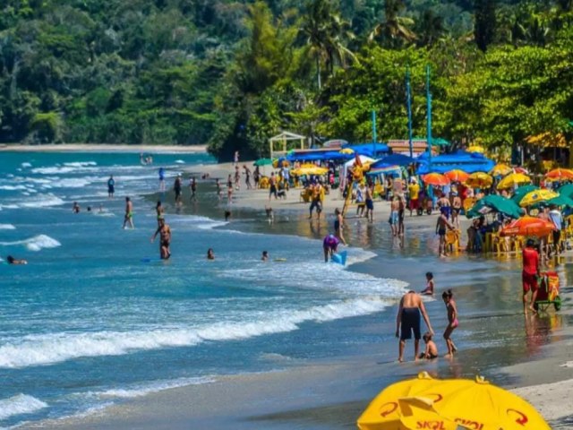 Jovem de 18 anos morre afogado no mar em Ubatuba, diz GBMar