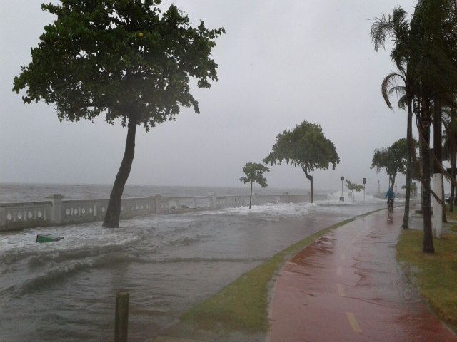 Litoral Norte: Inmet alerta para chuvas e ventos fortes 