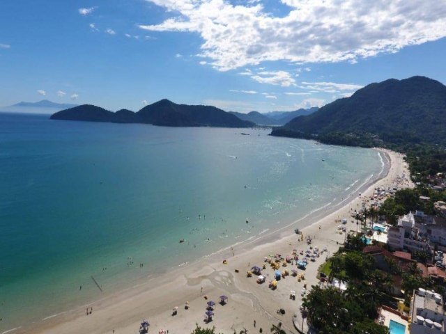 Idosa de 72 anos morre afogada na Praia da Enseada, em Ubatuba