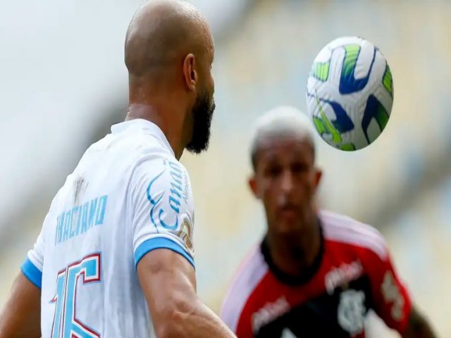 De olho na liderana do Brasileiro, Fla e Bahia jogam no Maracan