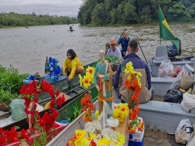 35 Romaria Fluvial de Canoas e Barcos fez duas paradas em Pindamonhangaba