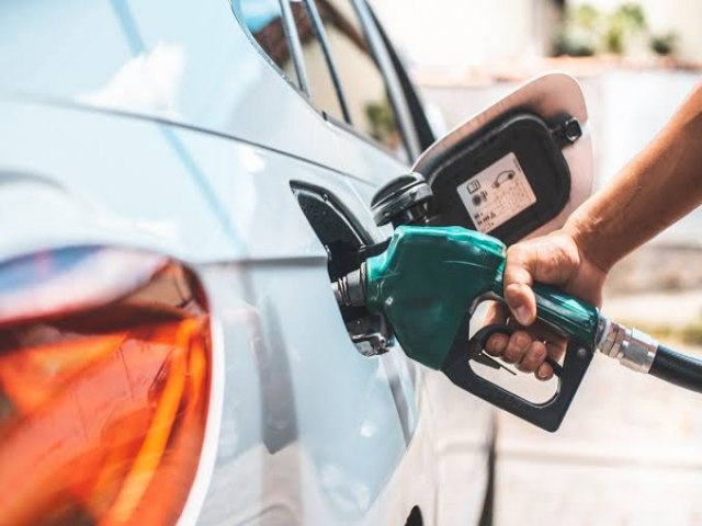 Petrobras anuncia aumento no preo da gasolina e gs de cozinha