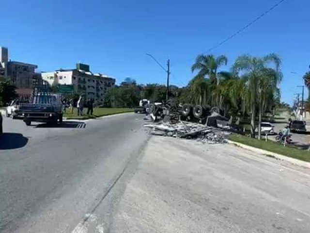 Acidente na Rio-Santos tem vtima fatal