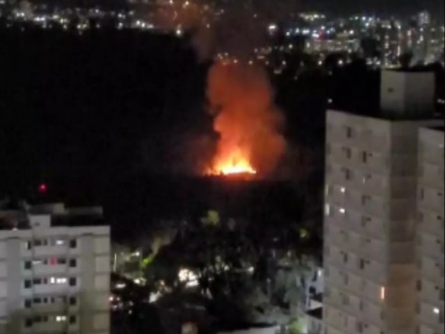 Fogo no Banhado assusta moradores do centro de So Jos