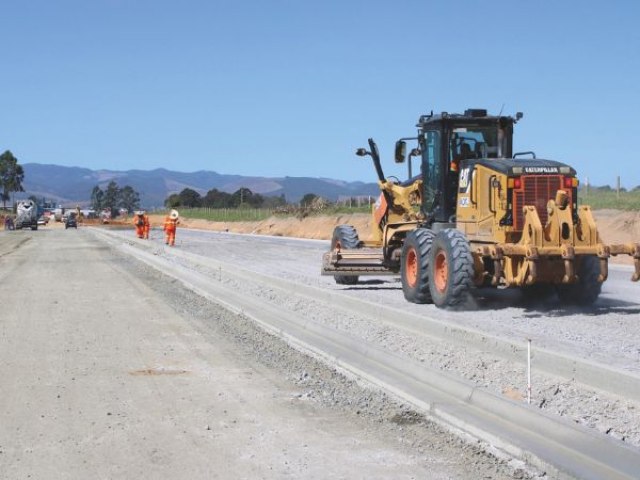 Pinda: Obras da via estrutural j chegam em 45%; viaduto ao lado da Novelis deve ter incio at outubro