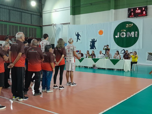 Comeam as disputas dos Jogos Municipais do Idoso de Pindamonhangaba 