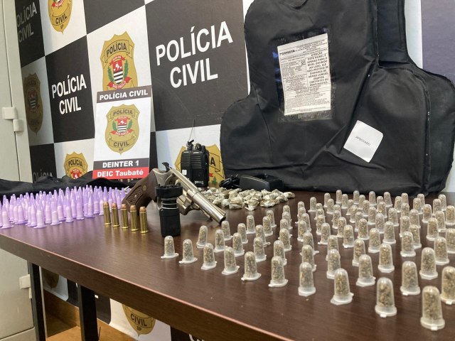 Flagrante de trfico, organizao criminosa e posse ilegal de ama em Pinda 