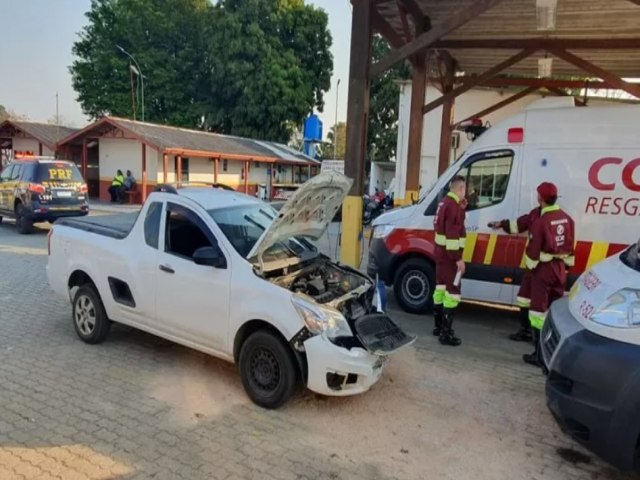 Ameaado de morte, homem bate carro em ambulncia na Dutra s para ser preso