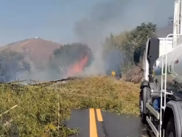 Incndio atinge instalao do Inpe em Cachoeira Paulista 