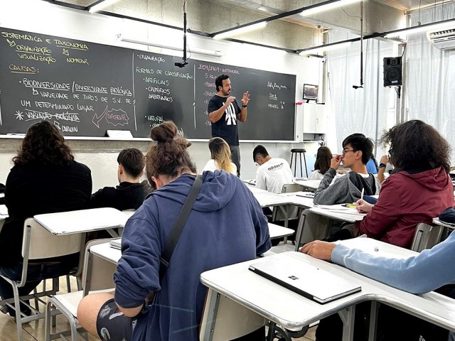 Processo seletivo do Poliedro para contratao de professores em SJC e outras duas cidades entra na reta final