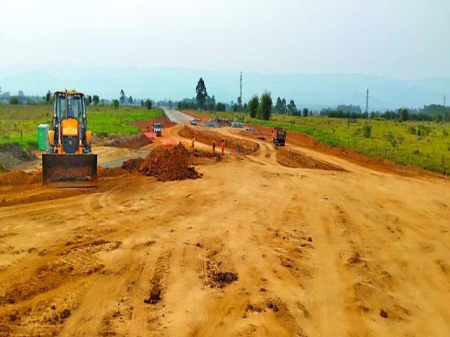 Prefeitura de Pinda inicia aterro para viaduto da via estrutural