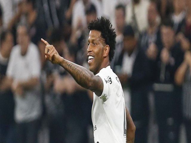 Com gol de Memphis, Corinthians vence o Cuiab e respira no Brasileiro