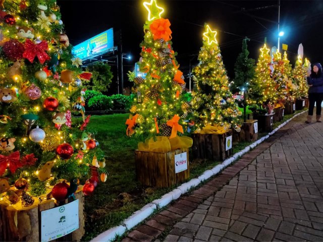 Campos do Jordo apresenta Circuito das rvores de Natal com 45 mil lmpadas