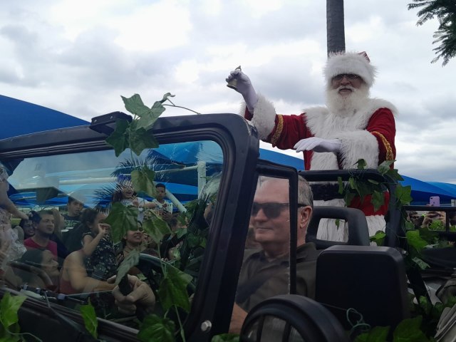 Papai Noel chega ao Shopping Ptio Pinda com a  jornada ao universo jurssico