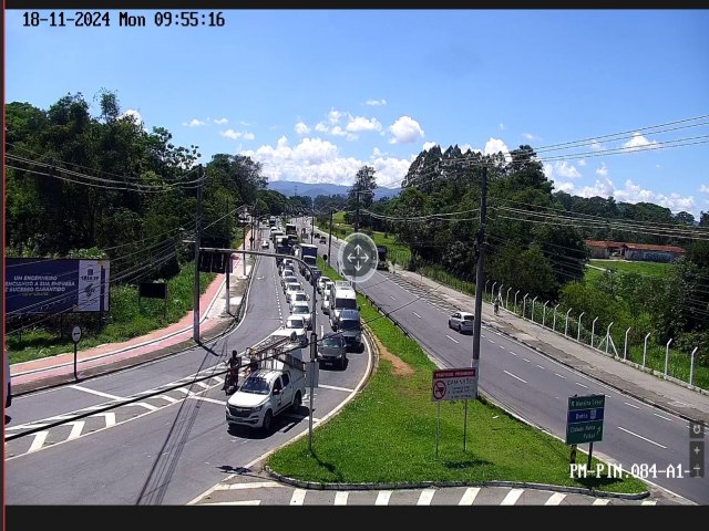 Obras na Via Dutra complicam trnsito interno em Pinda