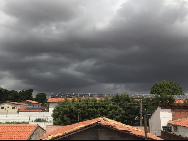 Chegada de frente fria derruba temperaturas na regio do Vale do Paraba e Litoral Norte