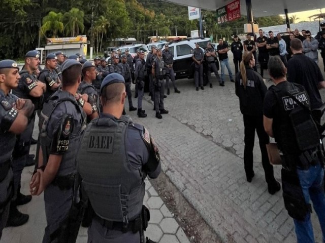 Operao Ruptura apreende arma, drogas, celulares e R$ 82 mil em Ubatuba; dois so presos em flagrante