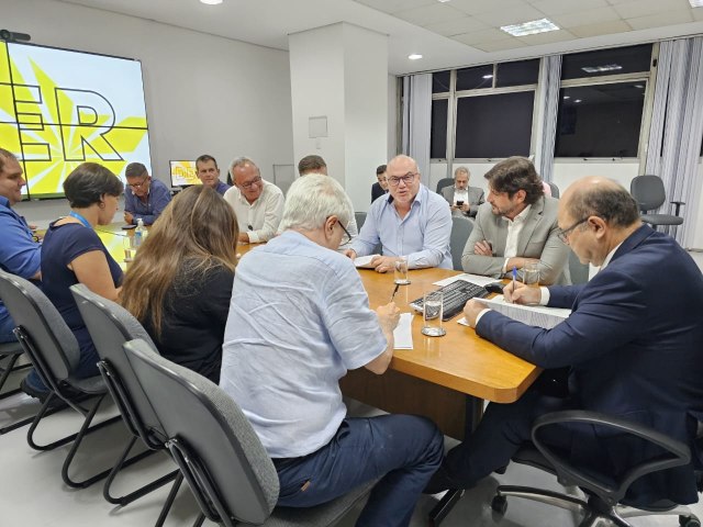 Prefeitura e DER discutem aes para melhorar mobilidade e infraestrutura em Pinda